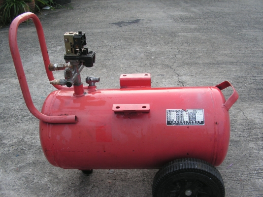 ขายถังลมเปล่าๆ(ส่งของให้ลูกค้าแล้วครับ)ขอบคุณครับๆๆๆ