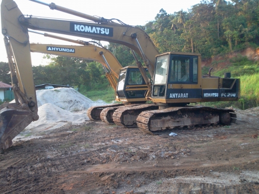 ขายคู่ hyundai robex 200 lc &amp; komatsu pc200-3