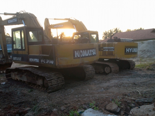 ขายคู่ hyundai robex 200 lc &amp; komatsu pc200-3