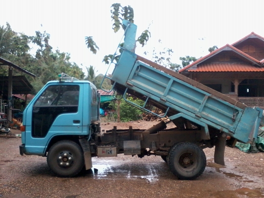 ขาย isuzu NKR ดั้ม 3 คิว ประกอบนอก เอกสารพร้อมโอน