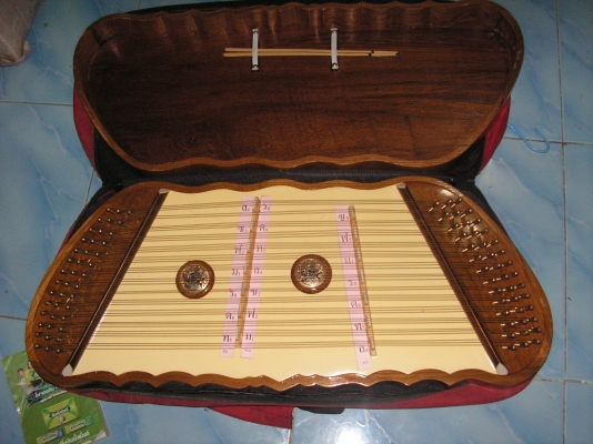 เครื่องดนตรีไทย ขิม