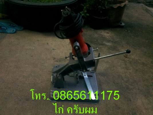 ลูกหมู 4 นิ้ว Black&amp;Decker สภาพใหม่ ใช้งานไป 2 - 3 ครั้ง พร้อมแท่นจับลูกหมู