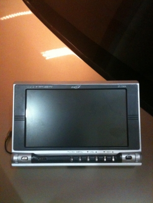 TV สี จอ 7 นิ้ว ยี่ห้อดี Zulex มีรีโมท เสาอากาศในรถ ราคา 1900 โทร 085-150-9040 TV สี จอ 7 นิ้ว ยี่ห้อดี Zulex มีรีโมท เสาอากาศในรถ ราคา 1900 โทร 085-150-9040