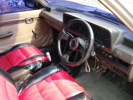 ขายรถยนต์ ปี83 มาสด้า323 รุ่น5ประตู เครื่อง1300cc. เกียร์ธรรมดา แอร์ ล้อแม็ก รถขับได้ ขนของได้สบาย ขายถูกๆตามสภาพ (ไม่ใช่รถน้ำท่วม)