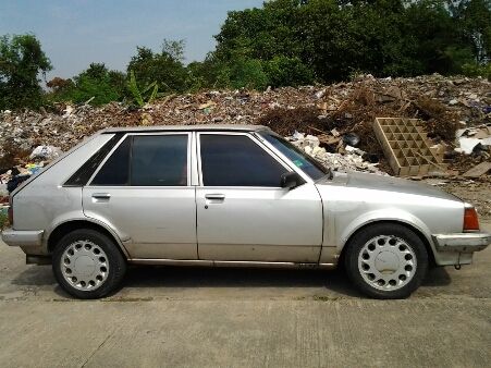 ขายรถยนต์ ปี83 มาสด้า323 รุ่น5ประตู เครื่อง1300cc. เกียร์ธรรมดา แอร์ ล้อแม็ก รถขับได้ ขนของได้สบาย ขายถูกๆตามสภาพ (ไม่ใช่รถน้ำท่วม)