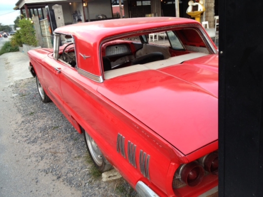 ขาย Ford thunderbird 1960 2 ประตูแท้ สีใหม่ ไม่มีผุ ช่วงล่างดี ดิสเบรค ขาย Ford thunderbird 1960 2 ประตูแท้ สีใหม่ ไม่มีผุ ช่วงล่างดี ดิสเบรค