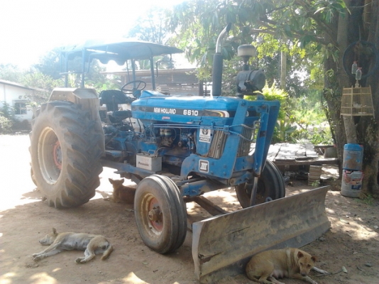 FORD 6600 - 1 เพลา เครื่อง T5 เอกสารเล่มทะเบียนครบ อุปกรณ์พร้อมใช้งาน มีใบดันหน้า ผานพรวนดิน 6 ผานพรวนดิน 3 เครื่องแน่นแรงดี ช่วงล่างดี ยาง 4 เส้นสภาพดี 60\% พร้อมทำงานครับ