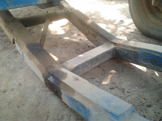 FORD 6600 - 1 เพลา เครื่อง T5 เอกสารเล่มทะเบียนครบ อุปกรณ์พร้อมใช้งาน มีใบดันหน้า ผานพรวนดิน 6 ผานพรวนดิน 3 เครื่องแน่นแรงดี ช่วงล่างดี ยาง 4 เส้นสภาพดี 60\% พร้อมทำงานครับ