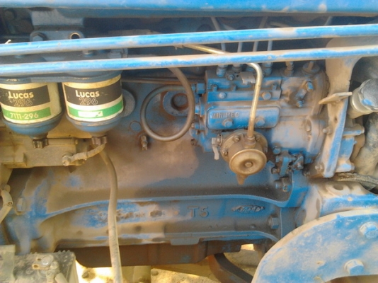 FORD 6600 - 1 เพลา เครื่อง T5 เอกสารเล่มทะเบียนครบ อุปกรณ์พร้อมใช้งาน มีใบดันหน้า ผานพรวนดิน 6 ผานพรวนดิน 3 เครื่องแน่นแรงดี ช่วงล่างดี ยาง 4 เส้นสภาพดี 60\% พร้อมทำงานครับ