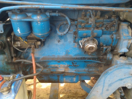 FORD 77 - 1 เพลา T5 เครื่องแรงดีไม่มีเยิ้ม อุปกรณ์ครบ มีใบดันหน้า ผานพรวนดิน 6 ผานพรวนดิน 3 ระบบไฮดรอลิกส์ไม่มีรั่วซึ่มพร้อมทำงาน เอกสารเล่มทะเบียนครบพร้อมโอนครับ