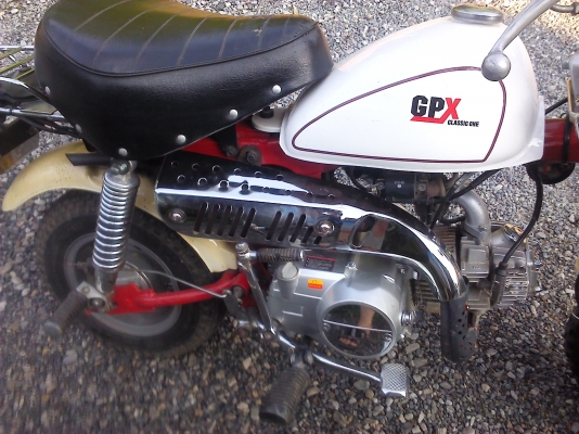 รถมอเตอร์ไซค์มังกี้ กอลิล่า 110 cc. ขายต่อถูกๆ
