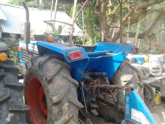 ISEKI TL 3200 - 2 เพลา สภาพดีมากพร้อมใช้งานได้เลยครับ อุปกรณ์มีให้ครบ มีใบดันหน้า ผานพรวนดิน 6 ช่วงล่างยางสภาพดี 60\% เอกสารสัญญาซื้อขายครับ