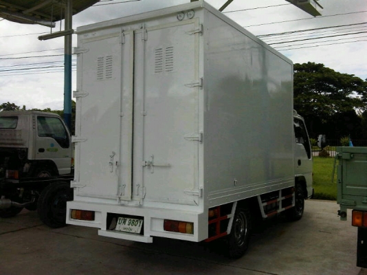 รถกระบะบรรทุก 4 ล้อจัมโบ้ Isuzu NKR รถกระบะบรรทุก 4 ล้อจัมโบ้ Isuzu NKR