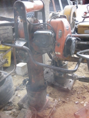 ขายถูก-เครื่องตบดินแบบจิงโจ้ ตบกระโดด มีหลายตัว ราคาตัวละ 8,500-16,000 บาท