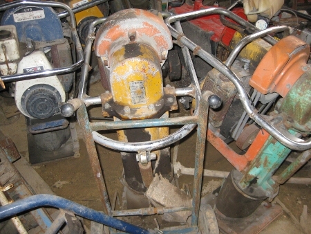 ขายถูก-เครื่องตบดินแบบจิงโจ้ ตบกระโดด มีหลายตัว ราคาตัวละ 8,500-16,000 บาท