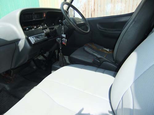 TOYOTA HIACE 2.5 ดีเซล ปี 1991 หัวจรวด ช่วงสั้น