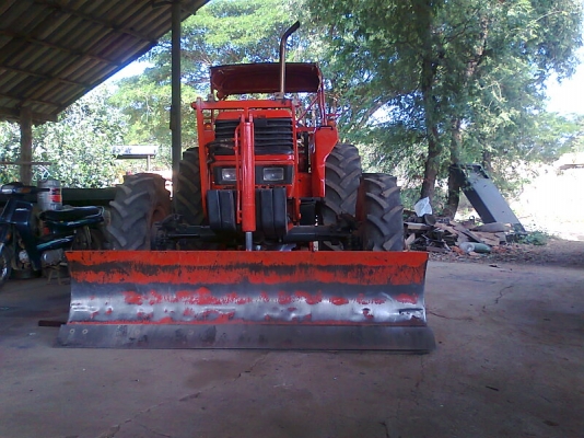 ขายด่วน!..รถไถ KUBOTA M9000 4WD สถาพใหม่เอี่ยม ทั้งคัน มีทะเบียนครบ พร้อมแล้ว สำหรับการลุยงาน.