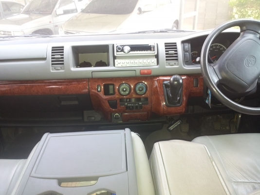 โตโยต้า คอมมิวเตอร์ ปี 2006 โตโยต้า คอมมิวเตอร์ ปี 2006