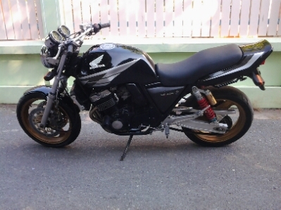 Honda cb 400 super 4 y 95 ครีบเต็ม เครื่อง แห้ง แน่น ๆ เงียบ ๆ ท่อ นอก ดังเพราะ อินวอย รถสวย ขี่ดีมาก บิดติดมือ ของเลว เปลี่ยน ใหม่ หมด หัวเทียนใหม่ 0800184801 บัติ ลพบุรี