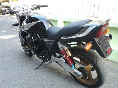 Honda cb 400 super 4 y 95 ครีบเต็ม เครื่อง แห้ง แน่น ๆ เงียบ ๆ ท่อ นอก ดังเพราะ อินวอย รถสวย ขี่ดีมาก บิดติดมือ ของเลว เปลี่ยน ใหม่ หมด หัวเทียนใหม่ 0800184801 บัติ ลพบุรี