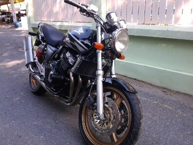 Honda cb 400 super 4 y 95 ครีบเต็ม เครื่อง แห้ง แน่น ๆ เงียบ ๆ ท่อ นอก ดังเพราะ อินวอย รถสวย ขี่ดีมาก บิดติดมือ ของเลว เปลี่ยน ใหม่ หมด หัวเทียนใหม่ 0800184801 บัติ ลพบุรี