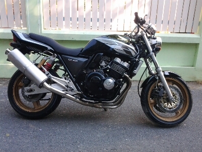 Honda cb 400 super 4 y 95 ครีบเต็ม เครื่อง แห้ง แน่น ๆ เงียบ ๆ ท่อ นอก ดังเพราะ อินวอย รถสวย ขี่ดีมาก บิดติดมือ ของเลว เปลี่ยน ใหม่ หมด หัวเทียนใหม่ 0800184801 บัติ ลพบุรี