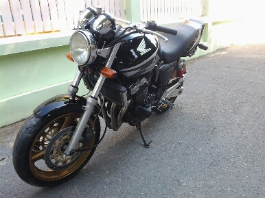 Honda cb 400 super 4 y 95 ครีบเต็ม เครื่อง แห้ง แน่น ๆ เงียบ ๆ ท่อ นอก ดังเพราะ อินวอย รถสวย ขี่ดีมาก บิดติดมือ ของเลว เปลี่ยน ใหม่ หมด หัวเทียนใหม่ 0800184801 บัติ ลพบุรี