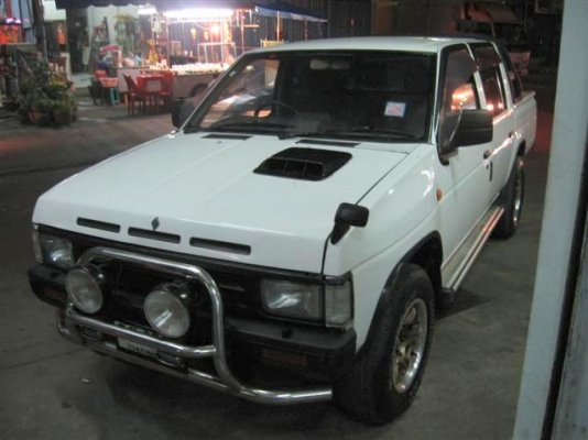 Big M 4 ประตู เครื่อง RB20 turbo เกียร์ออโต้ พ.พาวเวอร์ ไฟฟ้า