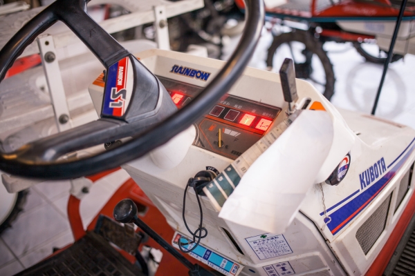 รถดำนา Kubota 6แถว สีเดิม มือสองญี่ปุ่น สภาพดี www.navatractor.com