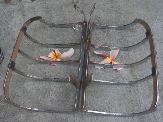 ตระเเกรงเหล็กครอบไฟท้ายโตโยต้า(พี่ที่อยู่สาย2รับไปดูเเลต่อแล้วครับ)