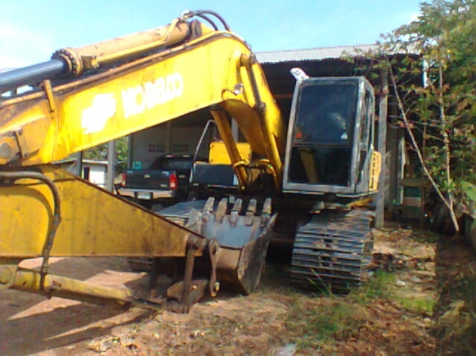KOBELCO MARK III SK-200 รถบอดี้อย่างสวย เอกสารเล่มทะเบียนครบพร้อม เครื่องเดิมปั๊มเดิม ทำงานไม่โหลด ภายในเก๋งครบสะอาด แอร์เย็น หน้าจออยู่ครบ บูมอาร์มสวย เอวแน่นดี ช่วงล่างโซ่บูทใบแทรกหนาประมาณ 70\% พร้อมใช้งานได้เลยครับ