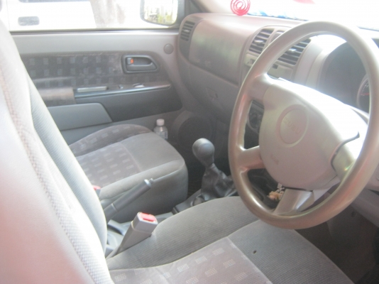 IsuzuD-Max IsuzuD-Max