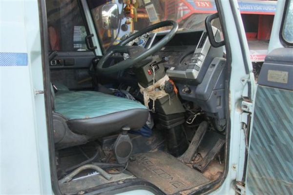 ขายรถเกี่ยวข้าว1คัน+รถเทลเลอร์1 คัน ใช้งานนาปี เจ้าของขายเอง