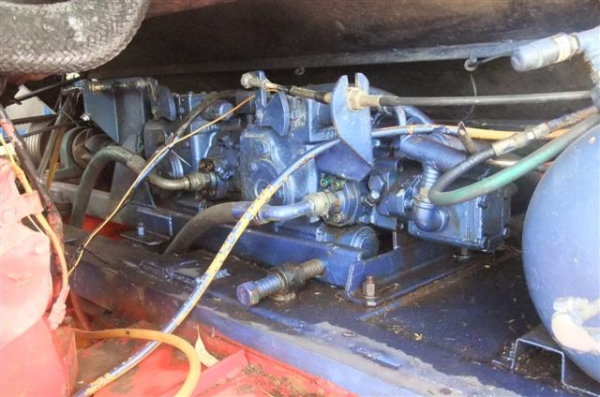 ขายรถเกี่ยวข้าว1คัน+รถเทลเลอร์1 คัน ใช้งานนาปี เจ้าของขายเอง