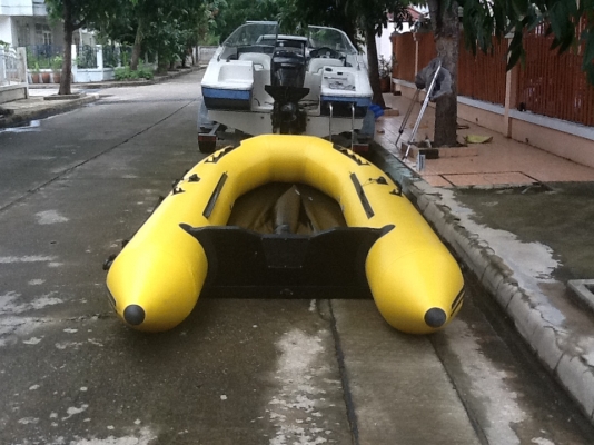 ขายเรือยางพื้นอลูมิเนียมขนาด 4.30 เมตร พร้อมเครื่อง 6HP