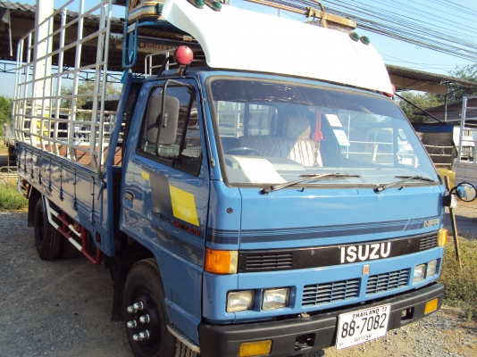 ขายรถ  6ล้อ   NPR 115  แรงม้า สภาพสวย พร้อมใช้งาน