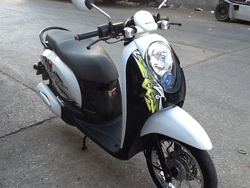 HONDA SCOOPY iรถปี2011เครื่องแน่นสภาพสวยพร้อมใช้งาน