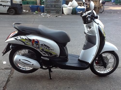 HONDA SCOOPY iรถปี2011เครื่องแน่นสภาพสวยพร้อมใช้งาน