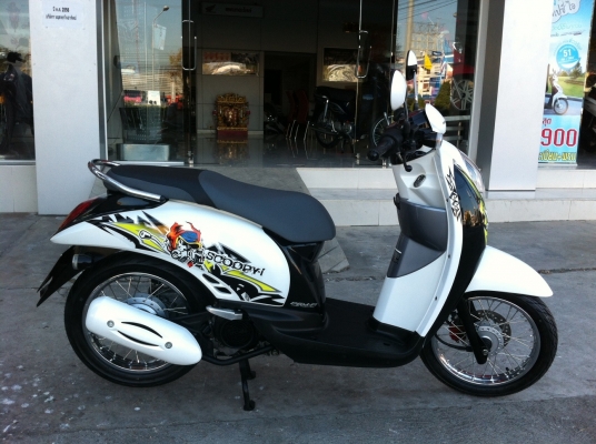 Scoopy i สภาพป้ายแดง