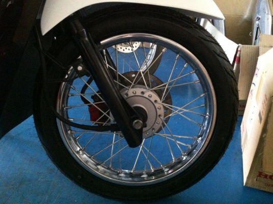 Scoopy i สภาพป้ายแดง