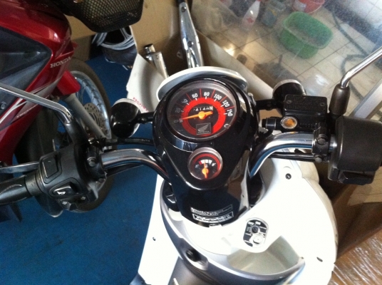 Scoopy i สภาพป้ายแดง