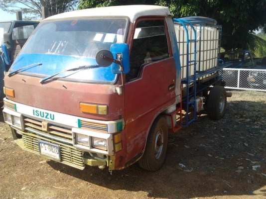 ISUZU BUDDY 2.5 MT รถสภาพดีพร้อมใช้งานได้เลย แถมอุปกรณ์ปั๊มน้ำที่มีอยู่ให้หมดเลยครับ ใช้ทำเป็นรถรดน้ำในไร่สวนมากๆครับ เครื่องดี ช่วงล่างคัชซีไม่ผุ หัวเก๋ง 4 ล้อรถตู้ ISUZU BUDDY สภาพดีไม่ผุ พร้อมใช้งานได้เลย เอกสารเล่มทะเบียนครบ ราคาต่อรองได้ครับ