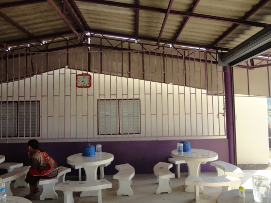 ฝากขายที่ดินพร้อมอาคาร เนื้อที่ 80 ตารางวา หน้ากว้าง 10 เมตรสนใจติดต่อโทร.083-713-8467