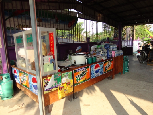 ฝากขายที่ดินพร้อมอาคาร เนื้อที่ 80 ตารางวา หน้ากว้าง 10 เมตรสนใจติดต่อโทร.083-713-8467