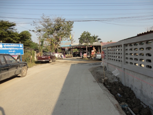 ฝากขายที่ดินพร้อมอาคาร เนื้อที่ 80 ตารางวา หน้ากว้าง 10 เมตรสนใจติดต่อโทร.083-713-8467