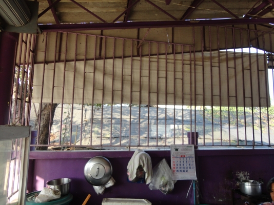 ฝากขายที่ดินพร้อมอาคาร เนื้อที่ 80 ตารางวา หน้ากว้าง 10 เมตรสนใจติดต่อโทร.083-713-8467