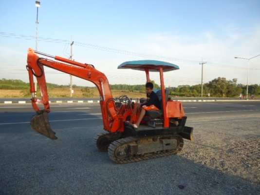 ขายรถแม็คโฮIHI  เครื่อง ISEEKI- 3 สูบ เดิมๆ แน่น ประหยัด ปั้มดีเร็วแรง เอวดี ช่วงล่างสวย แทรคเหล็กสวย  รถสภาพสวยมากพร้อมใช้งานสนใจติดต่อ ชัยยา สตึก โทร 081-9972972