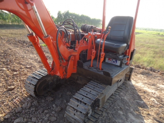 ขายรถแม็คโฮIHI  เครื่อง ISEEKI- 3 สูบ เดิมๆ แน่น ประหยัด ปั้มดีเร็วแรง เอวดี ช่วงล่างสวย แทรคเหล็กสวย  รถสภาพสวยมากพร้อมใช้งานสนใจติดต่อ ชัยยา สตึก โทร 081-9972972