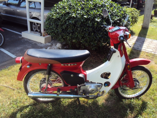 ขายฮอนด้า c900ไม่มีทะเบียน เครื่องดีสวยทำใหม่ระบบไพใช้ได้หมดสนใจติดต่อสรกฤช 081-8478107