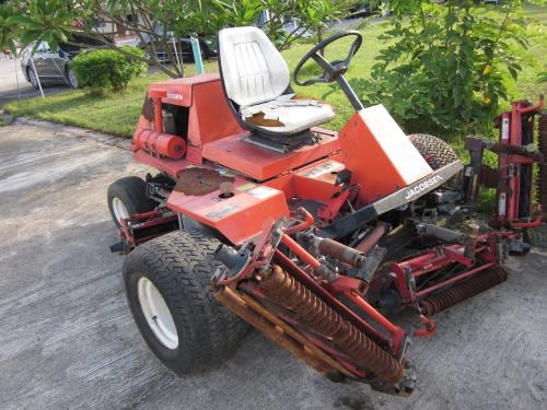 ขาย-รถตัดหญ้าสนาม ยี่ห้อ JACOBSEN เครื่องยนต์ดีเซล 5 ใบมีด